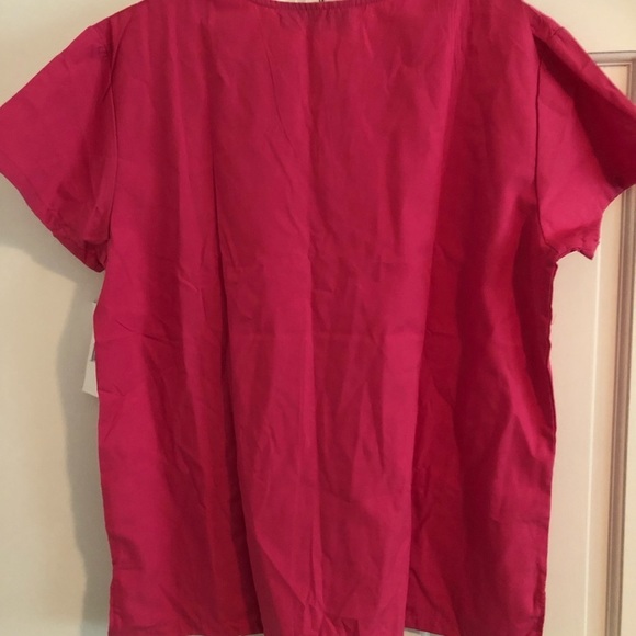 Metro Scrubs Top Size Large Hot Pink NWT - Picture 4 of 4